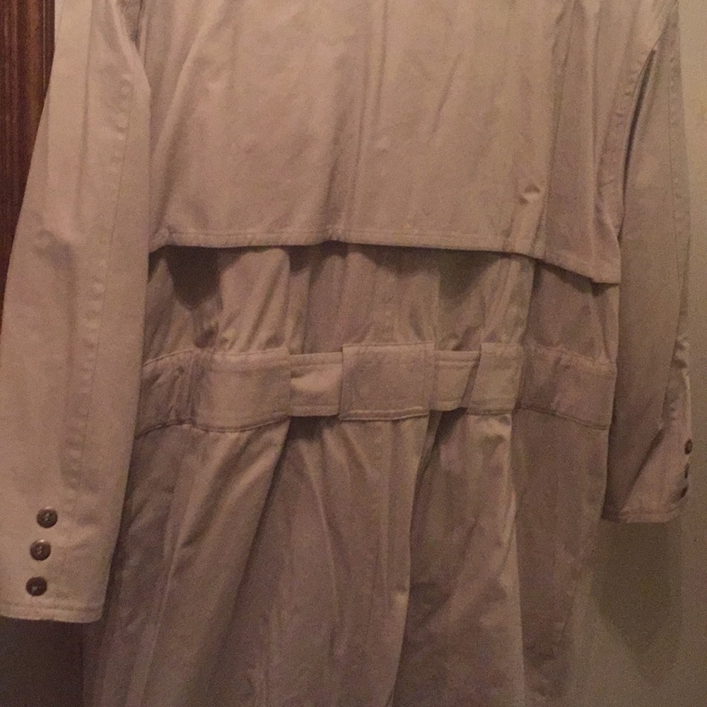 Trench Coat... - Picture 7 of 8